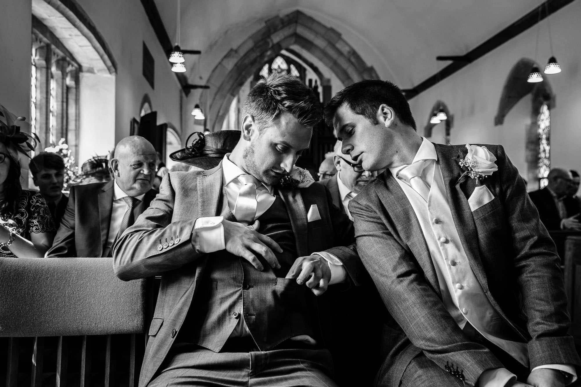 Hampshire Wedding Photographer - Best Man Lost Ring